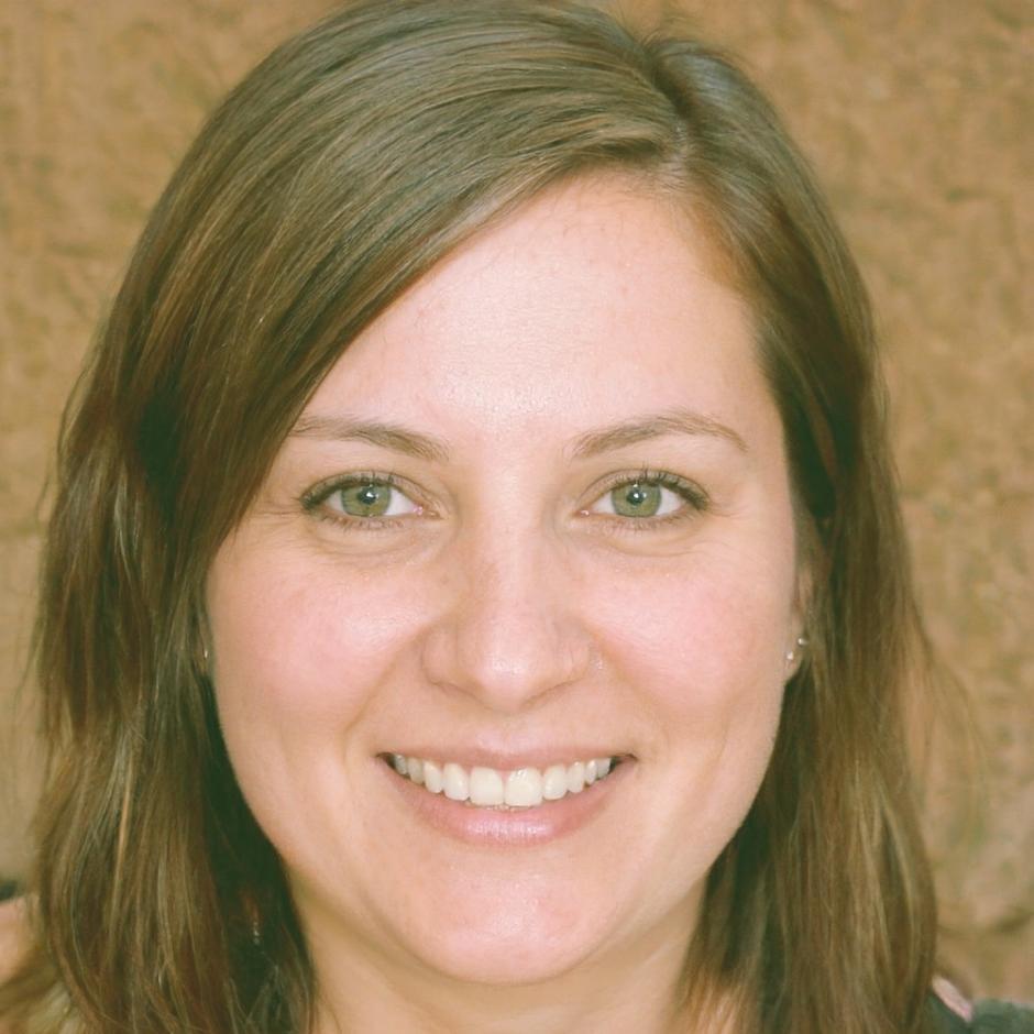 Преподаватель курса Динара Ержанова